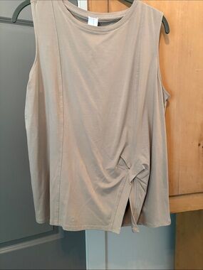 SIDE-Detail Sleeveless Tee in Neutral Beige
